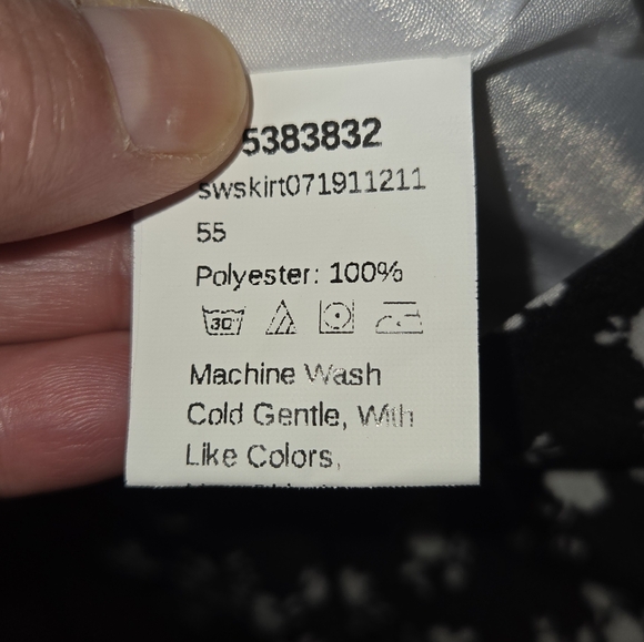 ***Two Toned Floral Skirt - Picture 4 of 4